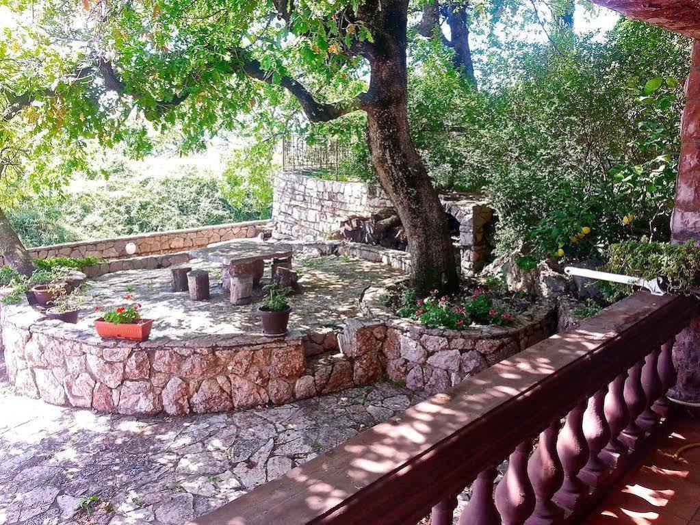 Villa Sara Guesthouse Sveti Stefan Eksteriør billede