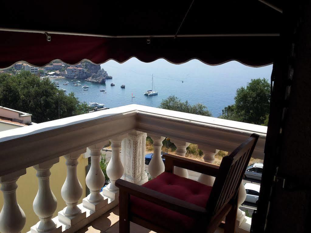 Villa Sara Guesthouse Sveti Stefan Eksteriør billede